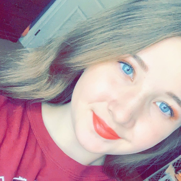 Meet your Posher, Kara - Picture 1 of 1